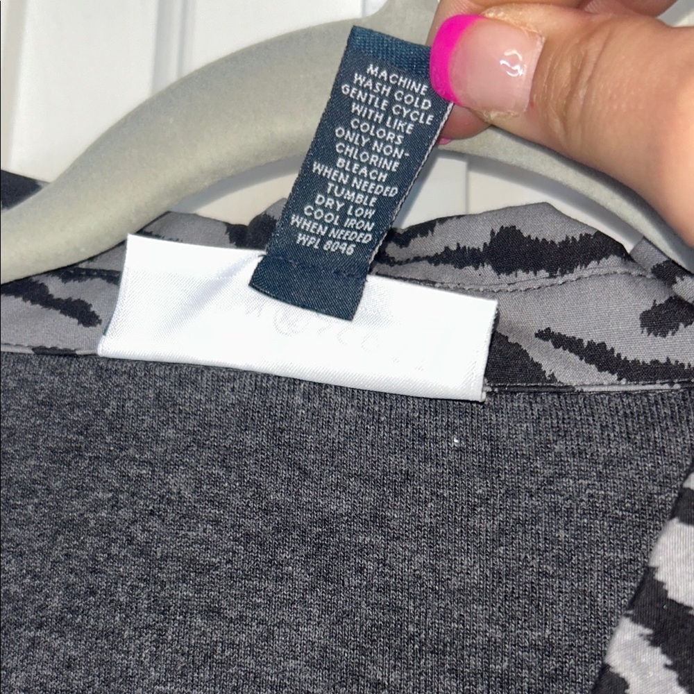 Karen Scott Charcoal Gray Long Sleeve Polo with Zebra Trim Sz Large 100% cotton - Picture 4 of 8